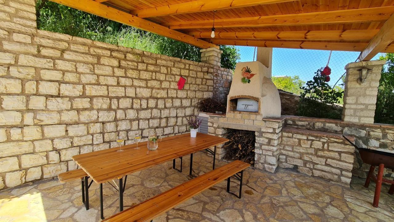 Village Home Next To The Sea Sarande Exterior photo